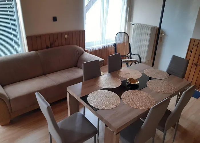 Toldi Apartman Gasthof 3*