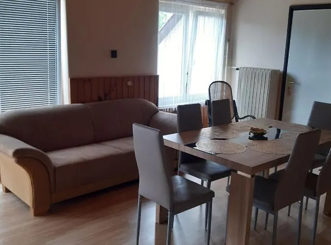 Toldi Apartman Gasthof 3*