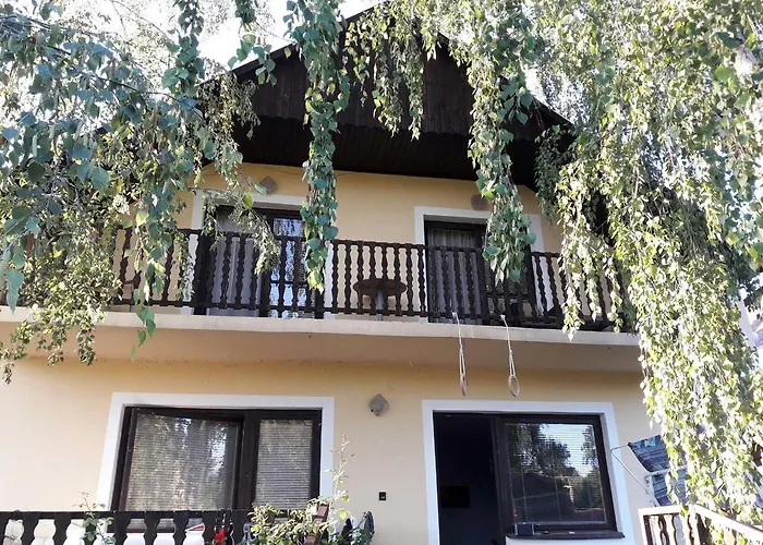 Toldi Apartman Gasthof 3*
